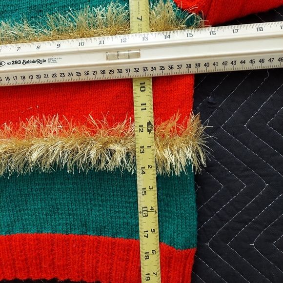 Christmas Sweater and Scarf Handcrafted Red Green Hold Small - Picture 10 of 10